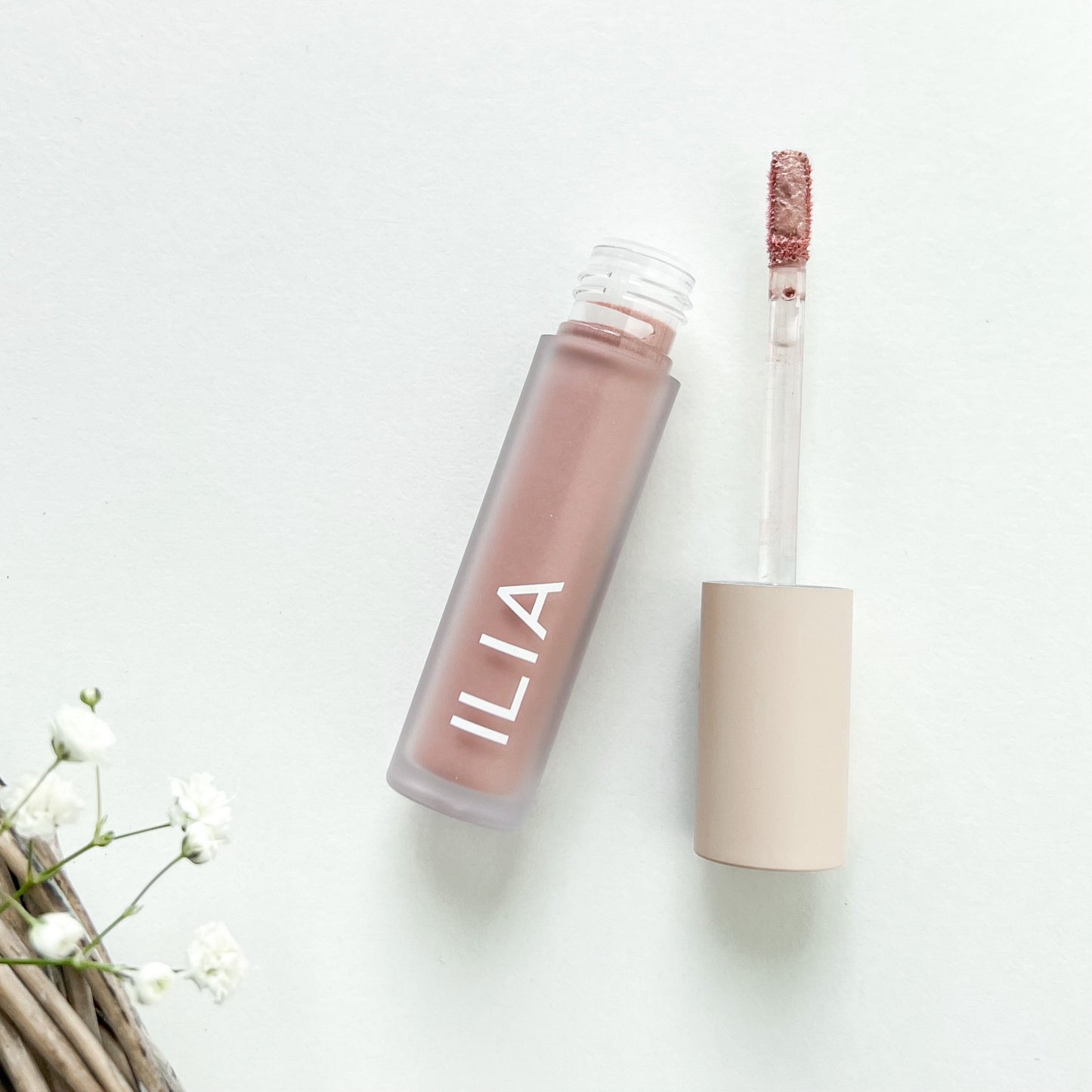ILIA LIQUID POWDER CHROMATIC EYE TINT - AURA