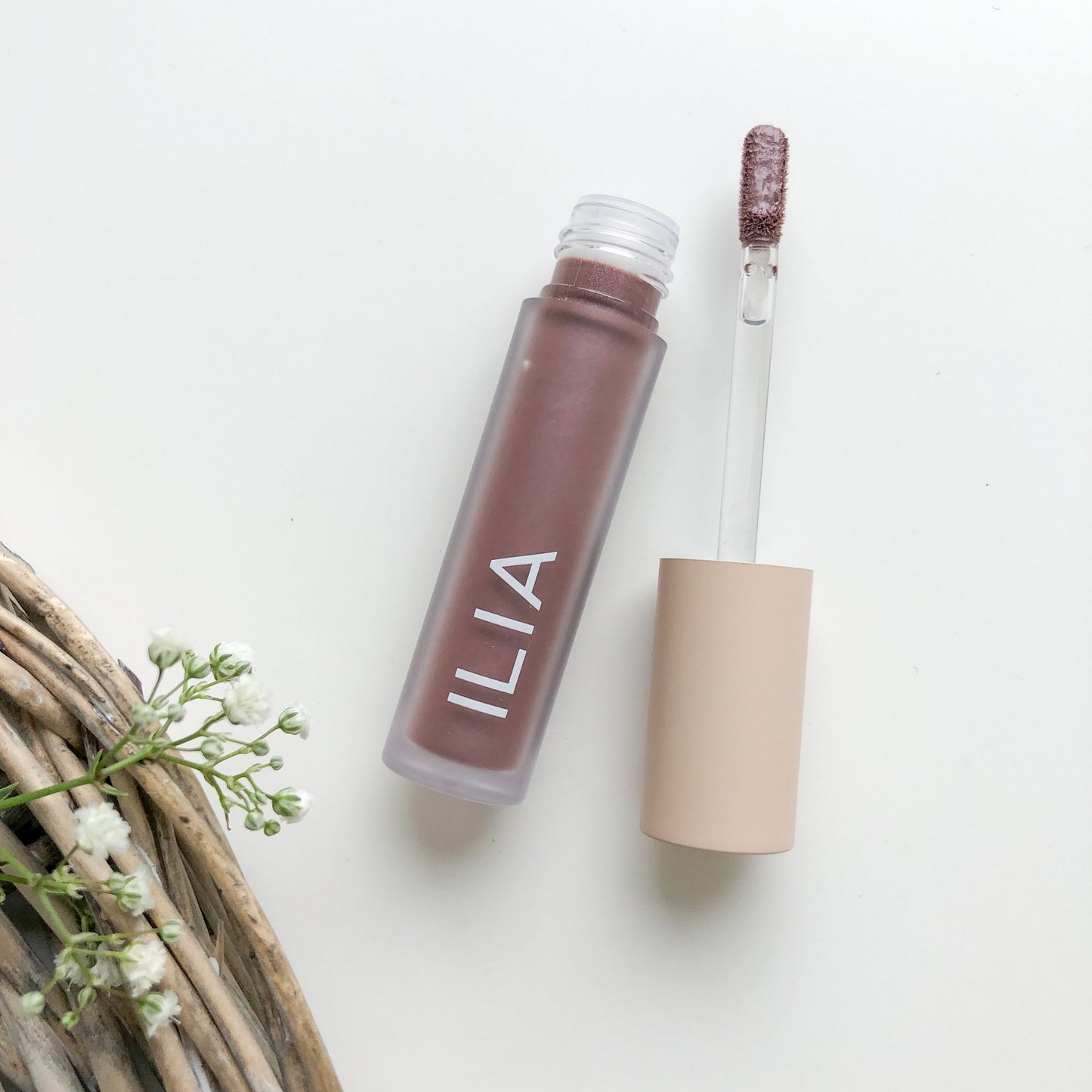 ILIA LIQUID POWDER CHROMATIC EYE TINT - DIM