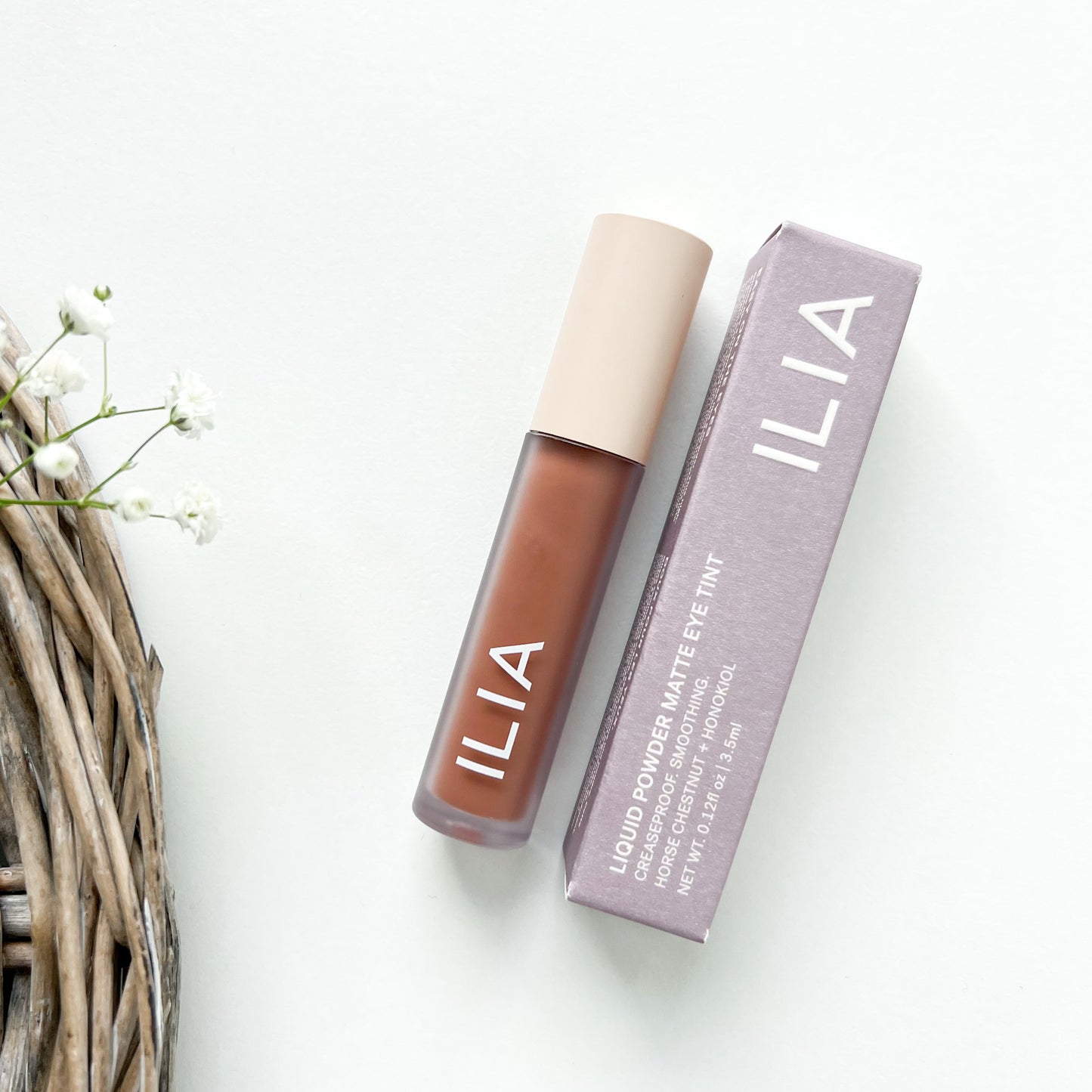 ILIA LIQUID POWDER MATTE EYE TINT - TANNIN