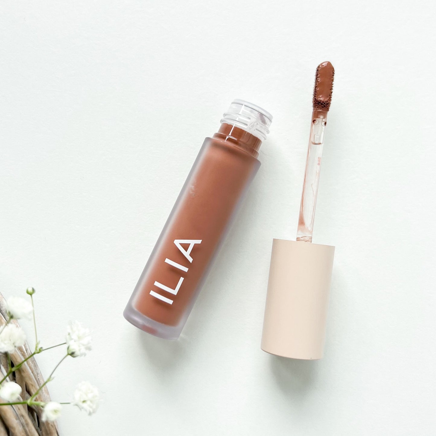 ILIA LIQUID POWDER MATTE EYE TINT - TANNIN